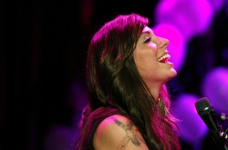 e54157158323098 Christina Perri   Twilight Saga Concert Tour in Chicago (Nov. 8)   20 HQ high resolution candids