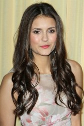 Nina Dobrev ニーナ・ドブレフ