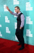Крис Хемсворт (Chris Hemsworth) 2012 MTV Movie Awards (June 3) - 17xHQ 6c3988196640550