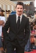 Кристиан Бэйл (Christian Bale) 2009-06-23 At Public Enemies Premiere in LA - 184xHQ 6c1c94207596913